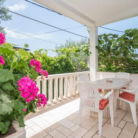 Vrandecic Apartment Postira