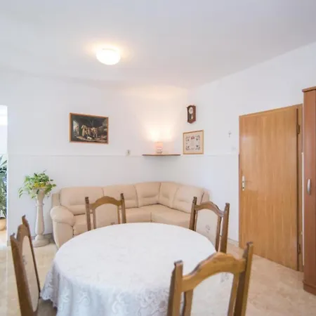 Vrandecic Apartment Postira
