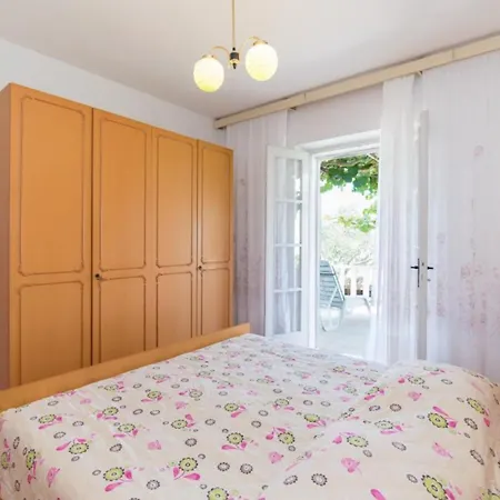 Apartment Vrandecic *