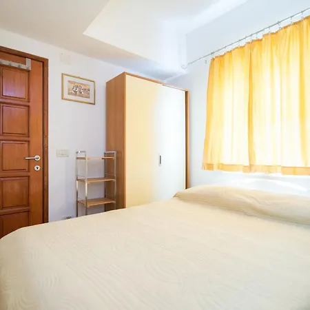 Apartament Vrandecic Postira
