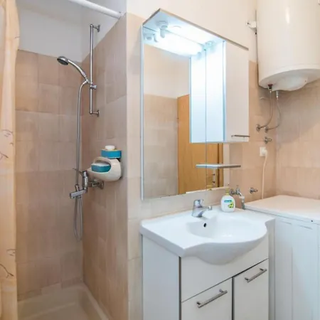 Apartamento Vrandecic Postira