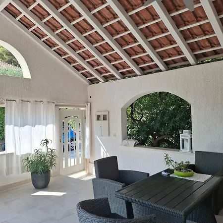 Apartament Vrandecic